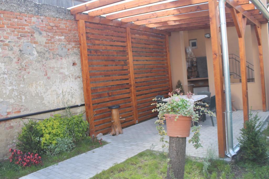 Apartmany Pri Auparku Piest'any Ngoại thất bức ảnh
